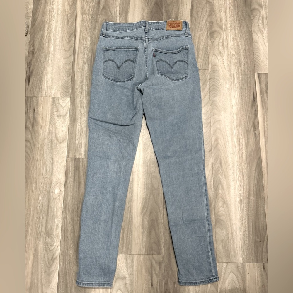 Levi’s High Rise Skinny - Picture 3 of 3